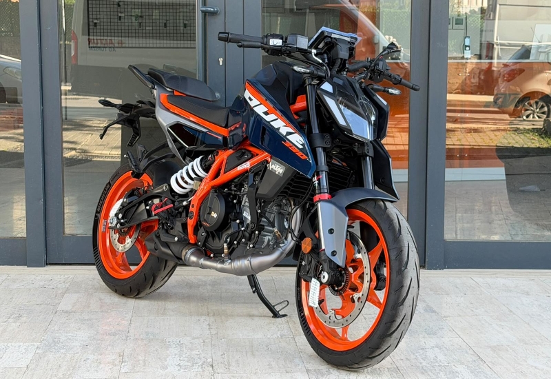 DUKE 390 